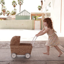 Afbeelding in Gallery-weergave laden, Olli &amp; Ella, poppenwagen Strolley - natural