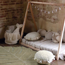 Afbeelding in Gallery-weergave laden, Lorena Canals, vloerkussen - olive bubbly