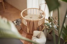 Afbeelding in Gallery-weergave laden, Jollein, houten arm voor mobiel