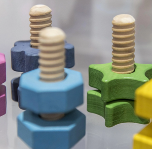 TickiT, houten schroeven en moeren