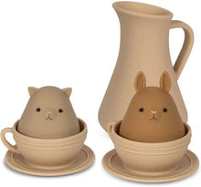Afbeelding in Gallery-weergave laden, Konges Sløjd, badspeeltjes - cup in a tub warm clay