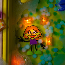 Afbeelding in Gallery-weergave laden, Glo Pals, light up bath characters - Julia