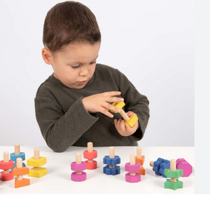 TickiT, houten schroeven en moeren