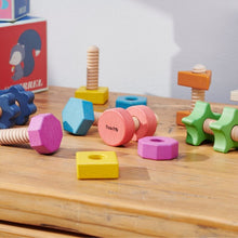 Afbeelding in Gallery-weergave laden, TickiT, houten schroeven en moeren