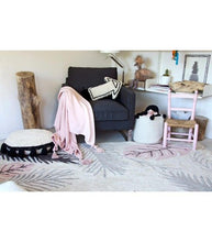 Afbeelding in Gallery-weergave laden, Lorena Canals, wasbaar tapijt - tropical pink