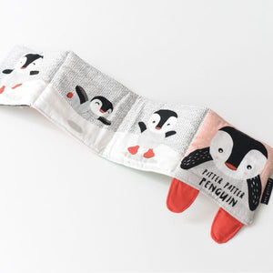 Wee Gallery, knisperboek Friendly Faces - pitter patter pinguin