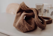 Afbeelding in Gallery-weergave laden, Studio Noos, mom bag - brown chunky teddy