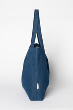 Afbeelding in Gallery-weergave laden, Studio Noos, mom bag - dark denim