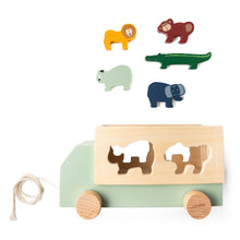 Afbeelding in Gallery-weergave laden, Trixie, houten dieren truck - animals