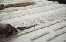 Afbeelding in Gallery-weergave laden, Lorena Canals, wasbaar tapijt - air natural M